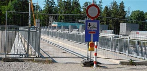 Gehen und Radfahren über das Einlaufbauwerk ist ab sofort bis zum Herbst verboten. Foto merk