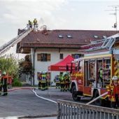 Dachstuhl durch Balkonfeuer zerstört