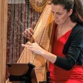 Harfenistin Silke Aichhorn verzaubert Zuhörer