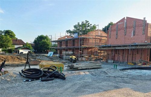 In Übersee entsteht ein neues Hotel mit 30 Zimmern. Das Gebäude in Massivbauweise soll günstige Übernachtungsmöglichkeiten für Familien, Radfahrer und Geschäftsreisende bieten. Foto Giesen