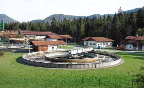 Neu festgelegt hat der Gemeinderat Reit im Winkl ab 1. Juli die Gebühren für das Einleiten von Abwasser in die gemeindliche Kläranlage.Foto  Hauser