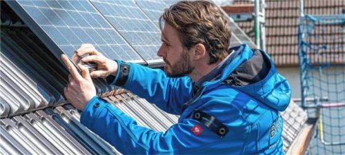 Peter Baumann steht als persönlicher Ansprechpartner seinen Kunden bei allen Fragen zur Verfügung.