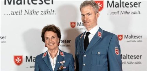 Peter Prinz von Lobkowicz, der neue Diözesanleiter der Malteser im Erzbistum München und Freising, mit seiner Vorgängerin Stephanie Freifrau von Freyberg. Foto Malteser