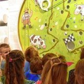 Grundschüler erkunden Almleben