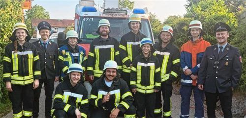 Strahlende Gesichter gab es nach der bestandenen Prüfung.Foto Feuerwehr Hemhof