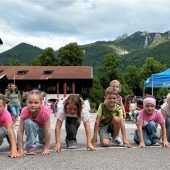Laufen-Walken-Wandern: In Aschau geht‘s von Bankerl zu Bankerl