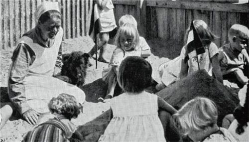 Wie war der Kindergartenalltag in früheren Zeiten? Haben auch Sie Erinnerungen und Fotos, die Sie mit uns und unseren Lesern teilen möchten? Wir veröffentlichen sie gerne. Foto  Tschanz-Hofmann