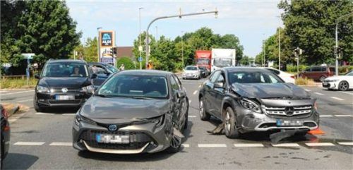 Zu einem Unfall kam es gestern auf der Staatsstraße 2078 in Kolbermoor. Foto Riediger