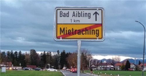 Zwei ing-Orte: Mietraching und Bad Aibling. Aber: Die Endsilbe/das Suffix -ing wird im Dialekt einmal als -in artikuliert wie bei „Miadakin“, einmal als -en im Falle von „Oaween“, „Oawen“.Foto höfer