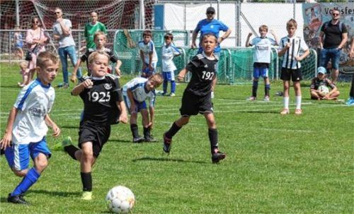 50 Teams haben in Feldkirchen um die Siege in den jeweiligen Altersklassen gekämpft.Foto Manfred Merk