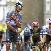 Van der Poel mit Etappensieg in Gelb