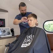 Nico frisiert die Tour-Stars