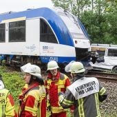 Regiobahn rammt VW-Bus
