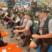 „Bayerischer Abend“ mit Knalleffekt beim Volksfest Bruckmühl