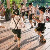 Herrliche Sommernacht beim Seefest der „D‘ Achentaler“