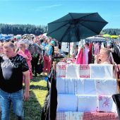 Seeoner Flohmarkt entpuppt sich als Publikumsmagnet