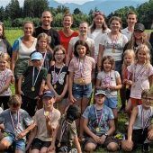 Trachtler-Nachwuchs der Immergrünen schlägt seine Zelte auf