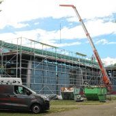 Damit‘s den Schülern nicht mehr nass reingeht: Dachschaden an der Adolf-Rasp-Schule wird behoben