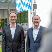 Raketen aus Aschau? Geld regiert die Welt