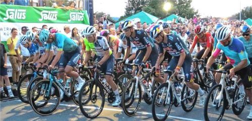 Bei der Salus Radsportnacht 2024 gingen in der Elite-Klasse mehrere Tour-de-France-Fahrer an den Start. Foto baumann