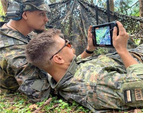 Bildschirmkrieger: Bei „Mountain Hornet“ üben Soldaten aus verschiedenen Nationen den Drohnen-Krieg.