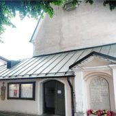 Antonius-Statue nach Sanierung wieder in Priener Taufkapelle zurück