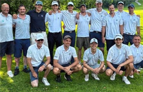 Chiemings Herren holten am letzten Spieltag die Meisterschaft und kehren wieder zurück in die Oberliga. Foto Kas
