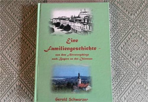 Das Buch „Eine Familiengeschichte“. Foto  Hötzelsperger