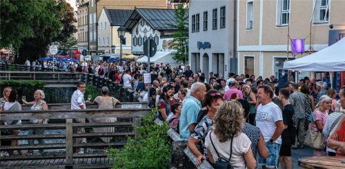 Das Bürgerfest lockt jedes Jahr Tausende Besucher an. Foto re