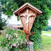 Blumen, Gärten, Kapellen und ein Sommerfest