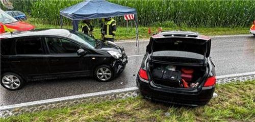 Der BMW war mit sechs Personen besetzt. Foto Barth