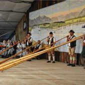Bekenntnis zu Heimat und Tracht