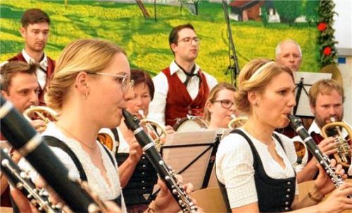 Die Gemeinde Samerberg wird die Musikkapelle Samerberg (Bild) in den kommenden drei Jahren weiterhin finanziell unterstützen.Foto deindl