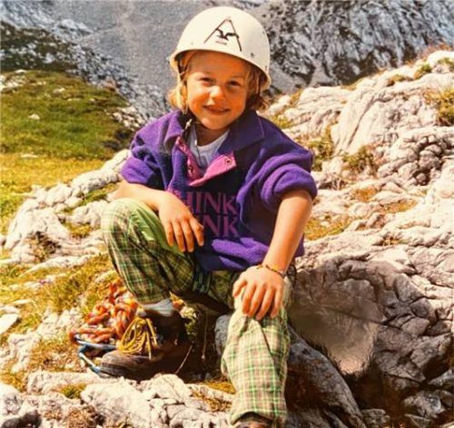 Die kleine Laura im Jahr 2000 auf der Alpspitze.Foto privat