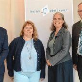 Bezirkstag vereidigt drei neue Mitglieder