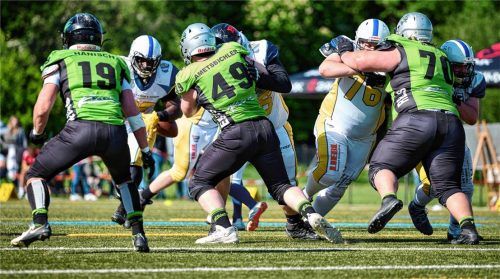 Die Rosenheim Rebels haben das letzte Heimspiel der Football-Bayernliga gegen die Erding Bulls mit 38:0 gewonnen. Foto re