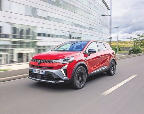 Ein Benziner und zwei E-Aggregate: Im Renault Symbioz (Foto) sowie im Espace sorgen in der neuen Voll-Hybrid-Version je zwei Elektro- und ein Benzinmotor mit 160 bzw. 200 PS Systemleistung für den Antrieb. Foto Renault