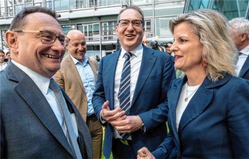 Gutes Verhältnis: Daniela Ludwig mit Innenminister Alexander Dobrindt (Mitte) und Ulrich Lange, Staatssekretär im Verkehrsministerium. Foto dpa