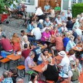 Gelungenes Weinfest im Schlosshof