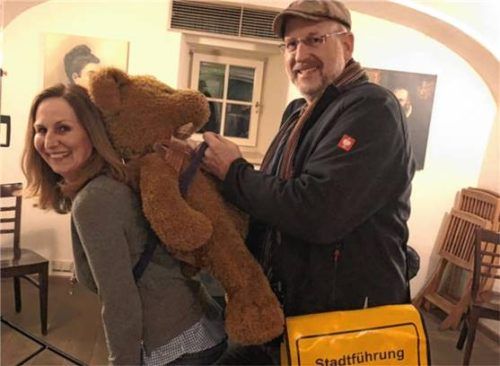 „Einen Bären aufbinden“: In einer Stadtführung am Mittwoch, 9. Juli, geht es um Redewendungen, die zur Rosenheimer Stadtgeschichte passen.Foto Stadt Rosenheim