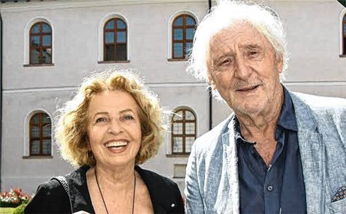 Einst ein TV-Traumpaar: Laudatorin Michaela May und der frischgebackene Kulturpreisträger Günther Maria Halmer. Foto  Zandl
