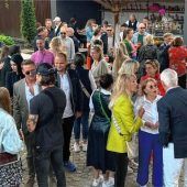 Lauter Einstand, leiser Abschied