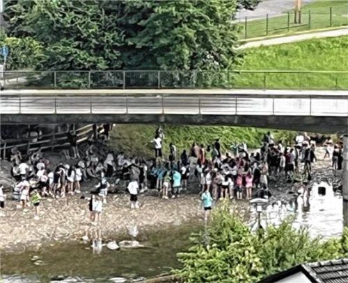 Foto eines Anwohners von der Abschlussfeier an der Traunbrücke an der Kammerer Straße in Traunstein.
