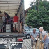 Voller Transporter für den Kosovo
