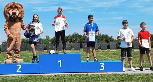 Ganz oben auf dem Stockerl: Jakob Ebner holte den bayerischen Titel.Foto re