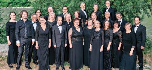 „Gesang und Gold“ bedeutet der Name „Cantus aurumque“ des in Mühldorf ansässigen Kammerchores.Foto  WOECKL