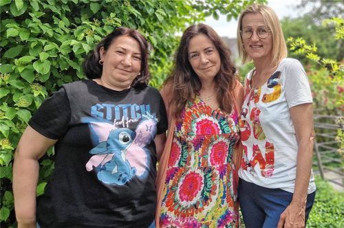 Haben einfach Spaß zusammen: (von links) Natalie Buckowiets, Sprachlehrerin Christina Lux und Gordana Nikolic lernen zweimal in der Woche Deutsch. Foto Mischner