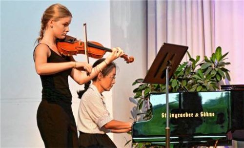 Hohe Kunst des Violinspiels mit Fidelia Gütter (13), die der Talentförderklasse angehört. Foto re