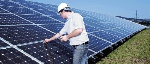 Im Regionalwerk sollen die Kommunen die Energiewende gemeinsam gestalten. Kraiburg hat jetzt eine finale Entscheidung getroffen. Foto IMAGO / imagebroker