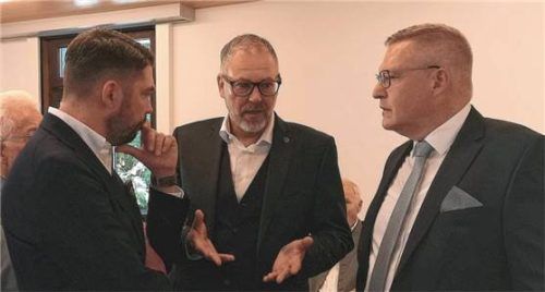 Im Wahlstudio am Sonntagabend im Landratsamt: (von links) Siegfried Walch, Andreas Danzer und Martin Lackner.